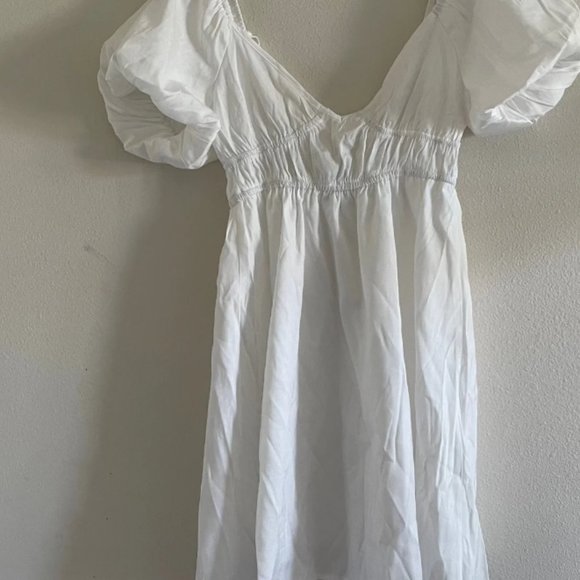 SHEIN XS White dress perfect for graduation wedding pictures - Picture 2 of 3